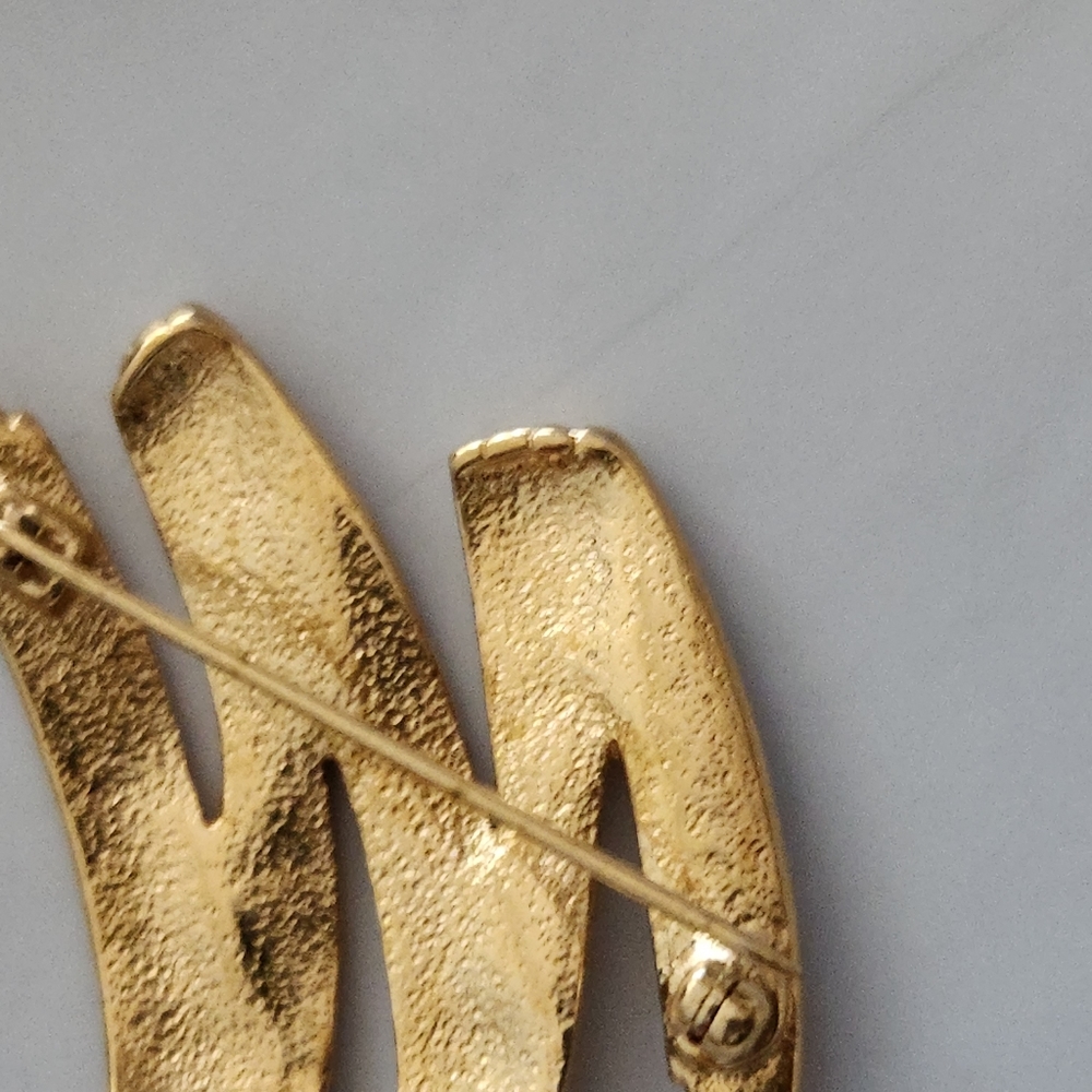 Brooch - Picture 5 of 8